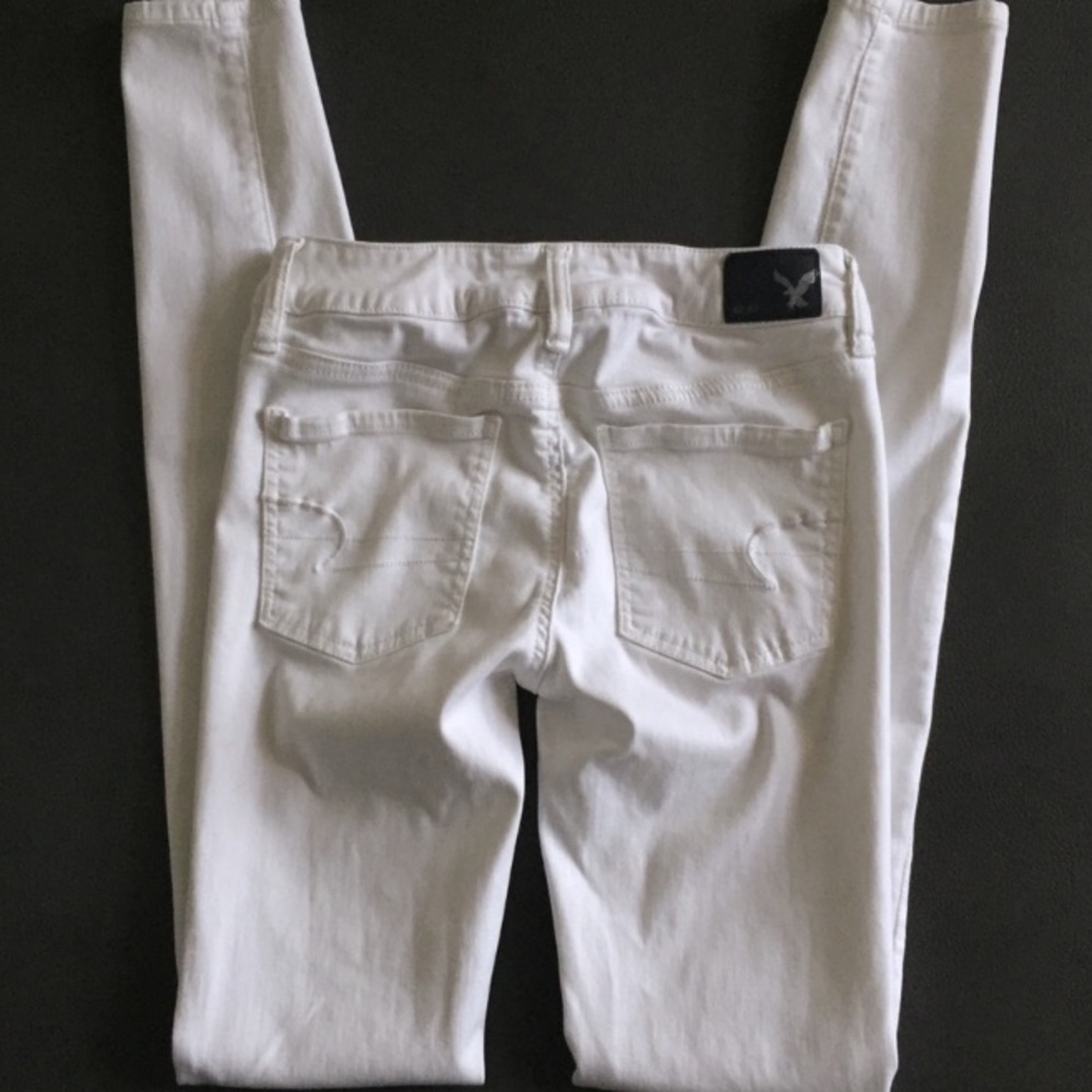 White american eagle jeans